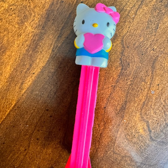 HELLO KITTY assorted pieces. - Picture 17 of 17